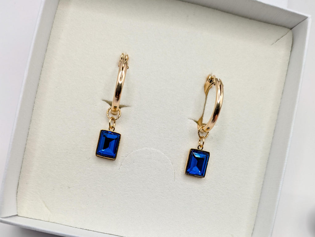 Boucles d'oreilles créoles en or et saphir - Ecrelya Bijoux