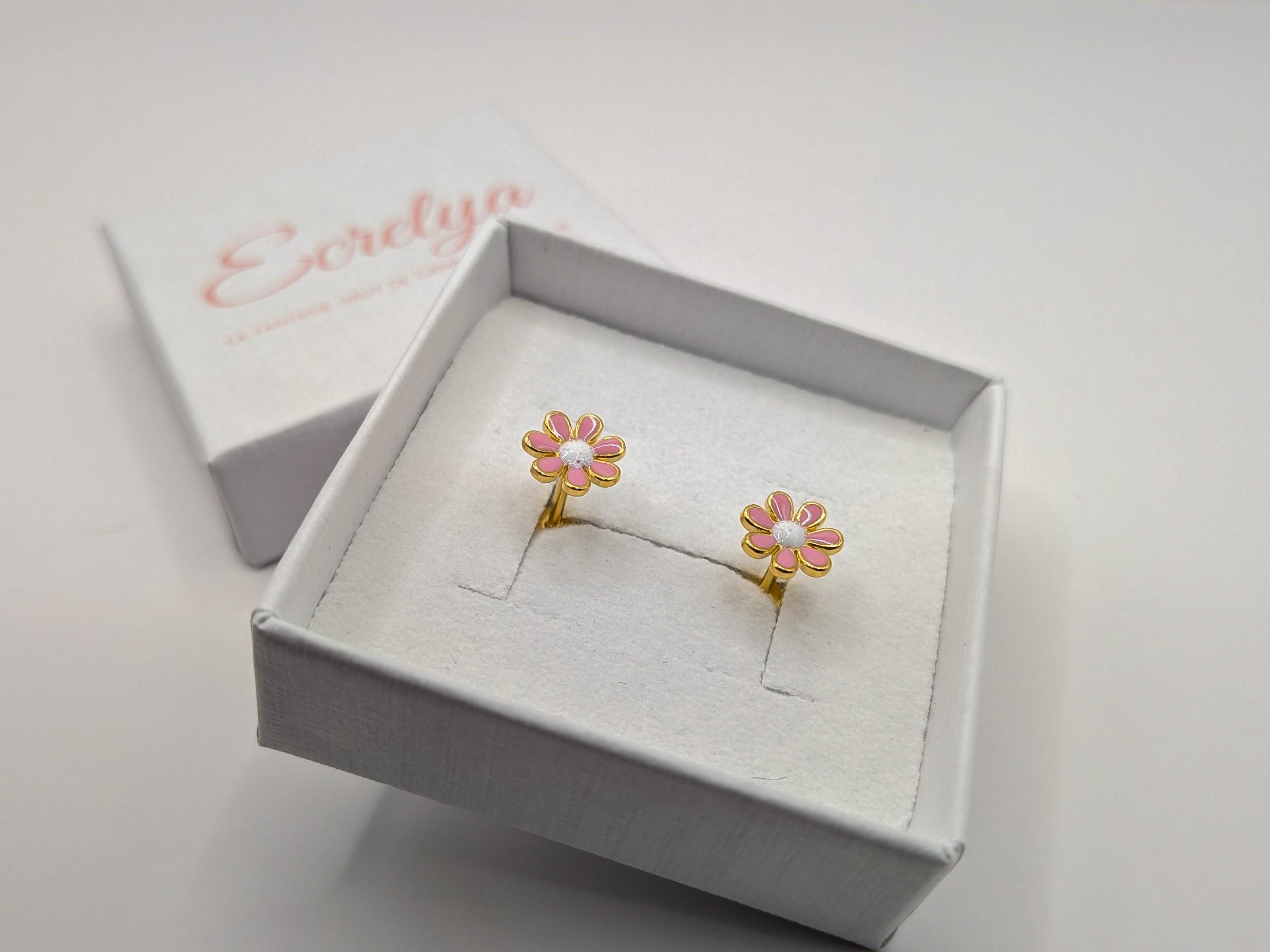 Boucle d'oreilles puces fleur émaillée - Ecrelya Bijoux