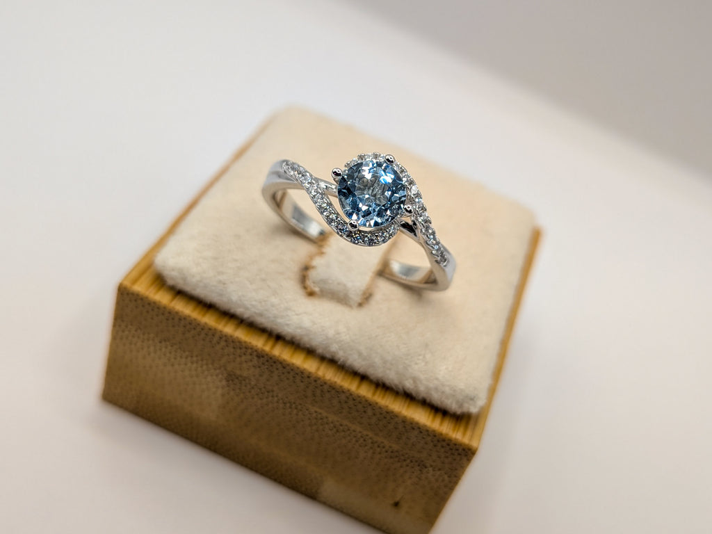 Focus sur la pierre Topaze bleue - Ecrelya Prestige