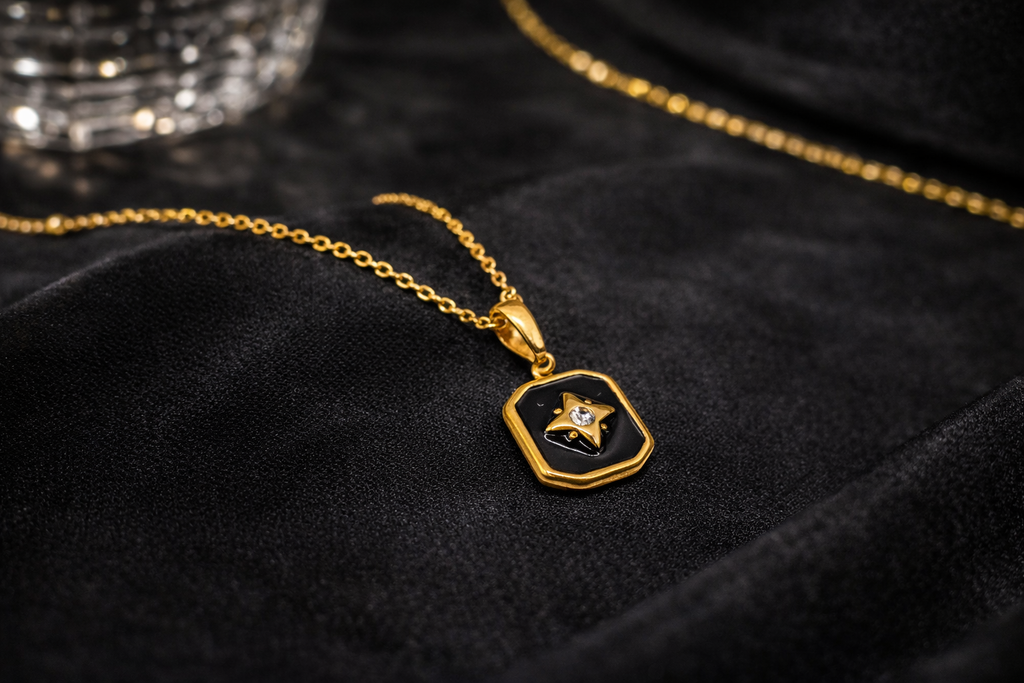 Collier étoile doré émail noir & zircon | Acier inox 316L – Ecrelya